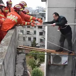  菲尔特门线救险频频，惊险保住宝贵一分入账  